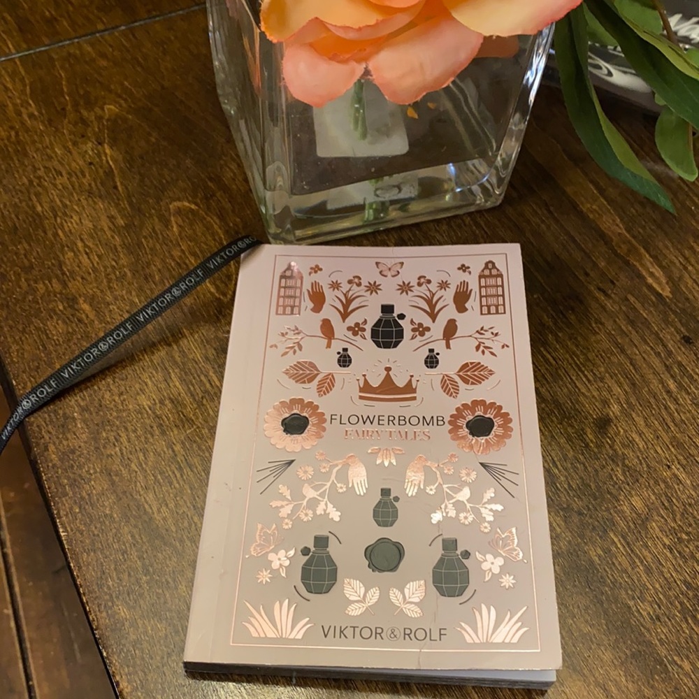 Vintage Flowerbomb little Notebook